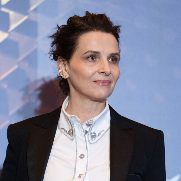  Et pour elle, il est très important de pouvoir transmettre des valeurs mais aussi des lieux dans lesquels ses bambins pourront se retrouver après son décès.
Juliette Binoche recevra un prix honorifique, Goya International, lors de la 37ème cérémonie des Goya à Séville le 11 février 2023. Photocall le 10 février 2023. 