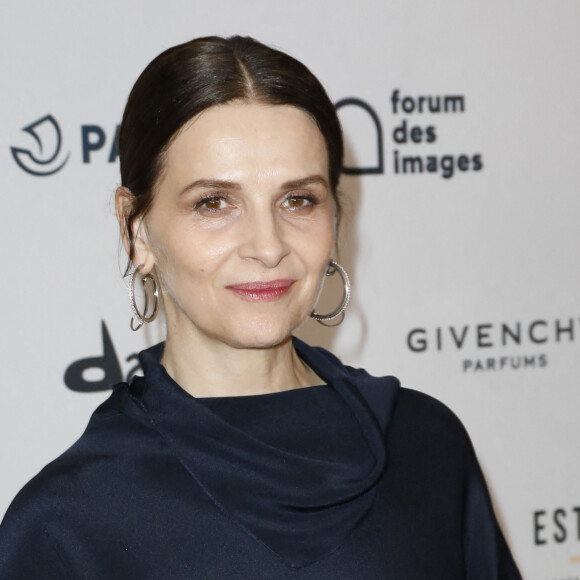 Juliette Binoche au photocall de la 28ème Cérémonie des Lumières de la presse internationale au Forum des Images à Paris le 16 janvier 2023. © Marc Ausset-Lacroix / Pierre Perusseau / Bestimage 