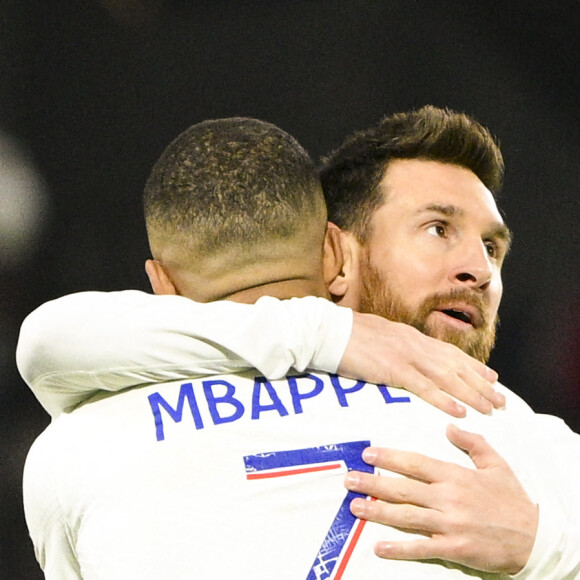 Joie des joueurs du PSG apres le second but de Kylian Mbappe (PSG) / Lionel Leo Messi (PSG) - Match de football Ligue 1 Uber Eats Angers Vs PSG (Paris Saint-Germain) 0-2 à Angers le 21 avril 2023. © JB Autissier / Panoramic / Bestimage