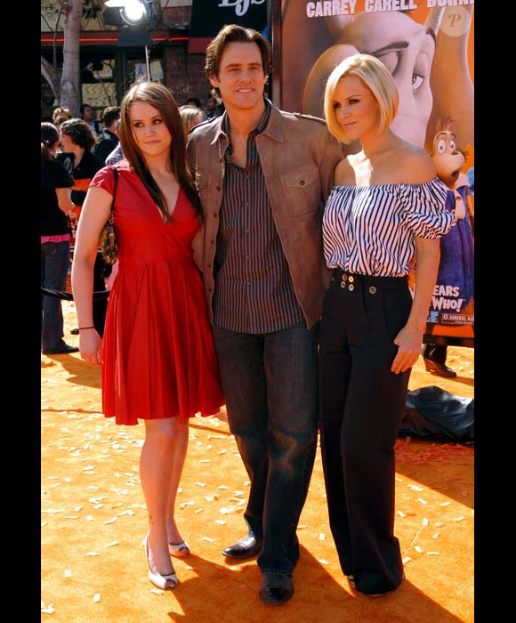 Jim Carrey avec sa compagne Jenny McCarthy et sa fille Jane en mars 2008