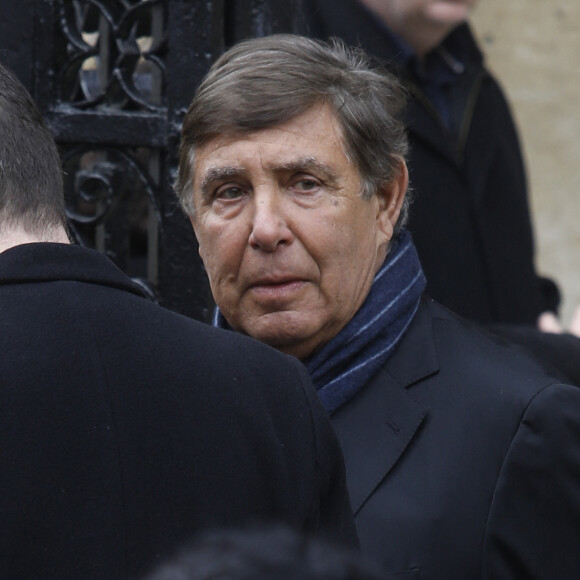 Un mois après avoir été victime d'un arrêt cardiaque sans que cela ne s'ébruite, Jean-Pierre Foucault a donné de ses nouvelles lors d'un entretien pour "Doctissimo".
Jean-Pierre Foucault - Sorties des obsèques de Jean-Pierre Pernaut en la Basilique Sainte-Clotilde à Paris. ©Denis Guignebourg/BestImage