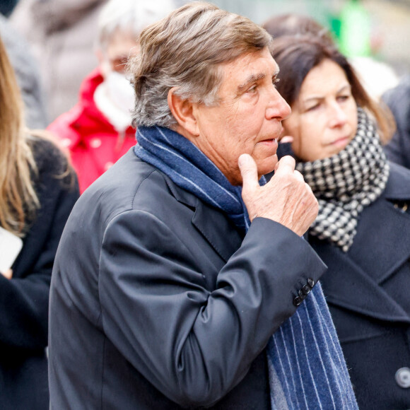 L'animateur y raconte les circonstances de son malaise ainsi que les détails de son hospitalisation.
Jean-Pierre Foucault - Obsèques de Jean-Pierre Pernaut en la Basilique Sainte-Clotilde à Paris le 9 mars 2022. © Cyril Moreau / Bestimage