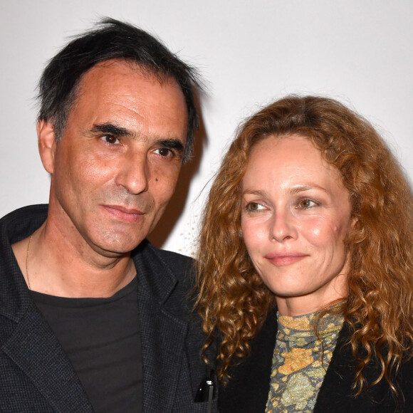 Semi Exclusif - Vanessa Paradis et son mari Samuel Benchetrit lors de l'anniversaire (trois ans) de l'hôtel Les Jardins du Faubourg à Paris le 9 juin 2022 © Veeren / Bestimage