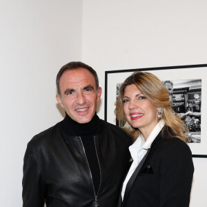 Et s'il a craqué pour Tina en particulier c'est parce qu'il reproduisait un schéma. 
Exclusif - Nikos Aliagas et sa femme Tina Grigoriou - Vernissage de l'exposition "Regards Vénitiens" de l'artiste photographe Nikos Aliagas au Palazzo Vendramin Grimani. Venise, le 3 Février 2023. © Dominique Jacovides / Bestimage