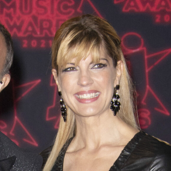 Nikos Aliagas et sa compagne Tina Grigoriou lors de la 23ème édition des NRJ Music Awards 2021 au Palais des Festivals de Cannes, le 20 novembre 2021. © Christophe Aubert via Bestimage 
