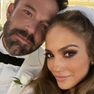 Jennifer Lopez poste la préparation de son mariage avec Ben Affleck sur ses réseaux sociaux. Jennifer et Ben se sont mariés à la "A Little White Chapel" à Las Vegas le 16 juillet 2022. 