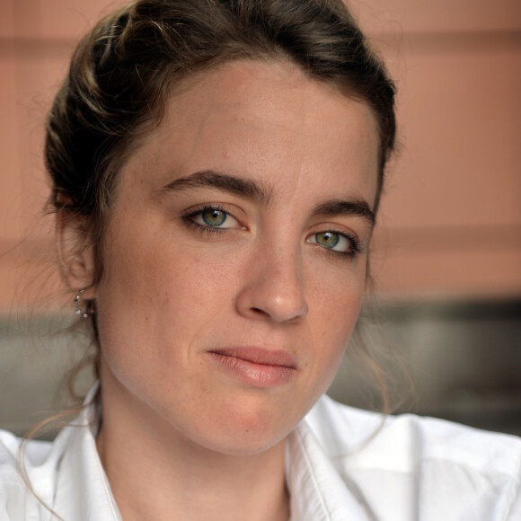 Info - Adèle Haenel acte son arrêt du cinéma au nom de ses engagements politiques - Exclusif - Rendez-vous photo avec Adèle Haenel sur la terrasse Unifrance lors du 72ème Festival International du Film de Cannes, le 22 mai 2019. ©Veeren / Bestimage Exclusive - for Germany please call for price - No web for Belgique Suisse Rendez-vous photo with Adele Haenel on the Unifrance terrace at the 72nd Cannes International Film Festival 