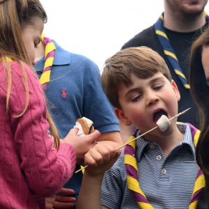 Catherine (Kate) Middleton, princesse de Galles, La princesse Charlotte de Galles, Le prince Louis de Galles - Le prince et la princesse de Galles, accompagnés de leurs enfants, participent à la journée du bénévolat "Big Help Out" à Slough, le 8 mai 2023. Cet événement, invitant les Britanniques à effectuer des actions caritatives, marque le point final des festivités du couronnement du roi d'Angleterre et de la reine consort, célébré le 6 mai 2023 à l'abbaye de Westminster à Londres. 