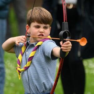 Le prince Louis a été qualifié de "trop rebelle" après la journée passée dans le camp scout.
Le prince Louis de Galles - Le prince et la princesse de Galles, accompagnés de leurs enfants, participent à la journée du bénévolat "Big Help Out" à Slough.