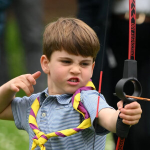 Le prince Louis de Galles - Le prince et la princesse de Galles, accompagnés de leurs enfants, participent à la journée du bénévolat "Big Help Out" à Slough, le 8 mai 2023. Cet événement, invitant les Britanniques à effectuer des actions caritatives, marque le point final des festivités du couronnement du roi d'Angleterre et de la reine consort, célébré le 6 mai 2023 à l'abbaye de Westminster à Londres. 