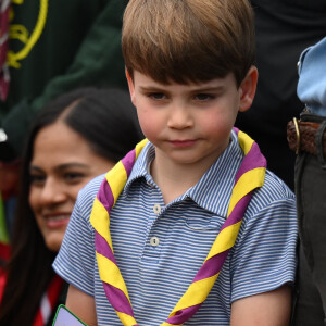 Et ses petites farces ont amusé tout le monde ! 
Le prince Louis de Galles - Le prince et la princesse de Galles, accompagnés de leurs enfants, participent à la journée du bénévolat "Big Help Out" à Slough, le 8 mai 2023. Cet événement, invitant les Britanniques à effectuer des actions caritatives, marque le point final des festivités du couronnement du roi d'Angleterre et de la reine consort, célébré le 6 mai 2023 à l'abbaye de Westminster à Londres. 