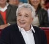 France 3 dévoile le quatrième épisode, intitulé La face cachée de nos idoles, de sa série documentaire, Archives secrètes.  
Michel Sardou - Enregistrement de l'émission " Vivement Dimanche " Spéciale Les enfants du Top 50.