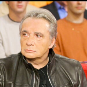 Mireille Darc et Michel Sardou sur le plateau de Vivement Dimanche