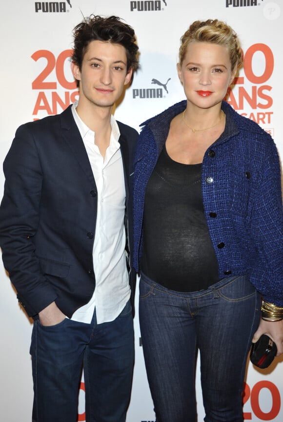Pierre Niney, Virginie Efira (enceinte) - Avant premiere du film " 20 ans d' ecart " au Gaumont Opera Capucines a Paris, le 6 mars 2013