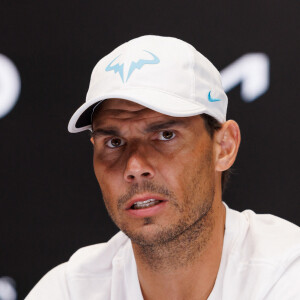 Rafael Nadal forfait pour Roland-Garros, les stars affichent leur déception
Rafael Nadal en conférence de presse lors du tournoi de l'Open d'Australie à Melbourne. © Sydney Low/CSM via Zuma Press/Bestimage