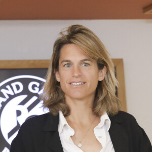 Amélie Mauresmo, la directrice du tournoi de Roland Garros, présente l'Open de France 2023 au Stade de Roland Garros à Paris, France, le 21 avril 2023. Le tournoi de tennis de l'Open de France aura lieu du 28 mai au 11 juin 2023.. © Jack Tribeca/Bestimage