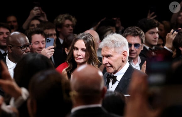 Calista Flockhart et son mari Harrison Ford - Harrison Ford reçoit une palme d'or d'honneur lors du 76ème Festival International du Film de Cannes, au Palais des Festivals à Cannes. Le 18 mai 2023 © Borde-Jacovides-Moreau / Bestimage