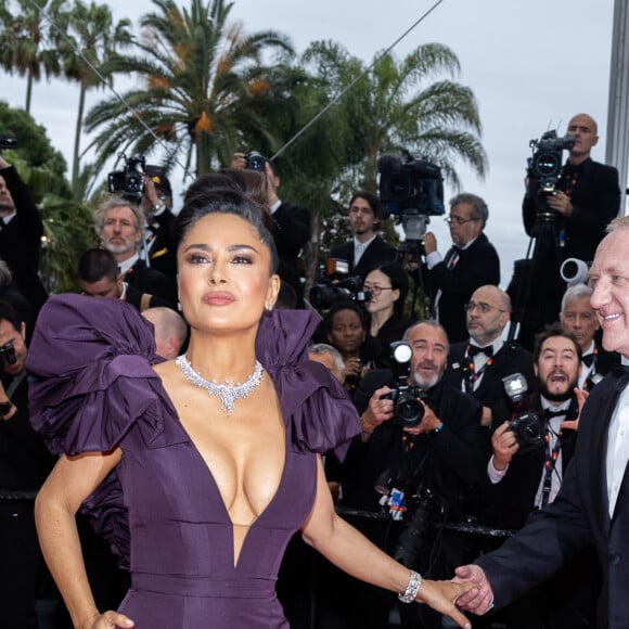 Salma Hayek et son mari Francois-Heri Pinault - Montée des marches du film " Killers of the flower moon " lors du 76ème Festival International du Film de Cannes, au Palais des Festivals à Cannes. Le 20 mai 2023 © Olivier Borde / Bestimage 