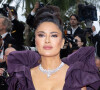 Salma Hayek est l'une des stars du tapis rouge de ce samedi à Cannes