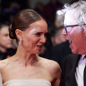 Natalie Portman, Todd Haynes - Montée des marches du film " May December " lors du 76ème Festival International du Film de Cannes, au Palais des Festivals à Cannes. Le 20 mai 2023 © Jacovides-Moreau / Bestimage