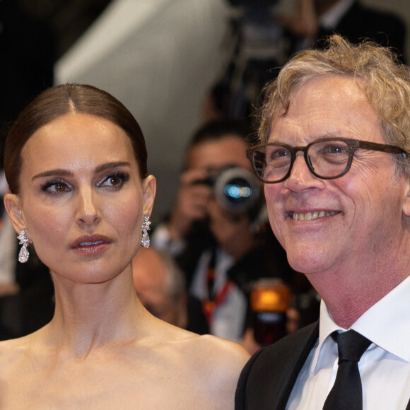 Natalie Portman, Todd Haynes - Montée des marches du film " May December " lors du 76ème Festival International du Film de Cannes, au Palais des Festivals à Cannes. Le 20 mai 2023 © Olivier Borde / Bestimage