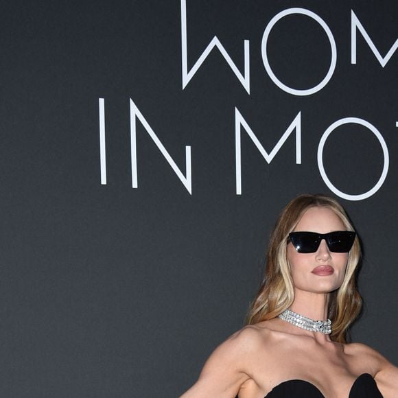 Rosie Huntington-Whiteley - Soirée "Kering Women in Motion Award" lors du 76ème Festival International du Film de Cannes. Le 21 mai 2023 © Olivier Borde / Bestimage 