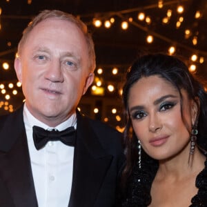 François-Henri Pinault et sa femme Salma Hayek - Soirée "Kering Women in Motion Award" lors du 76ème Festival International du Film de Cannes. Le 21 mai 2023 © Olivier Borde / Bestimage 