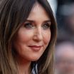 Cannes 2023 : Elsa Zylberstein hypnotisante dans une robe au décolleté plongeant, on ne voit qu'elle !