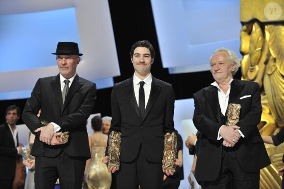 Jacques Audiard le réalisateur et les acteurs Tahar Rahim et Niels Arestrup du Prophète, lors de la 35e cérémonie des César le 27 février 2010