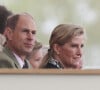 En attendant, elle va pouvoir compter sur son mari le prince Edward pour se remonter le moral.
Le prince Edward, duc d'Edimbourg, et Sophie Rhys-Jones, duchesse d'Edimbourg, assistent au "Royal Windsor Horse Show" au château de Windsor, le 12 mai 2023. 