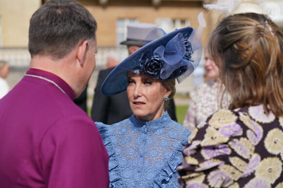 Elle a fait part de sa tristesse et va contacter sa famille en privé.
Sophie Rhys-Jones, duchesse d'Edimbourg lors d'une Garden Party au palais de Buckingham à Londres, Royaume Uni, le 9 mai 2023, pour célébrer le couronnement du roi et de la reine d'Angleterre. 