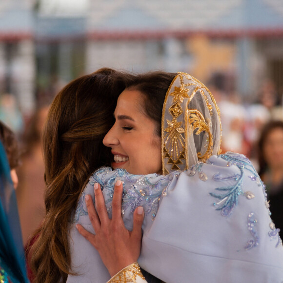 Les deux femmes ont montré leur grande proximité.
Dîner de pré-mariage du prince Hussein de Jordanie et de Rajwa al Saif, au palais royal à Amman (Jordanie), le 22 mai 2023. Le mariage du fils aîné du roi Abdallah II et de la reine Rania de Jordanie avec Rajwa al Saif, sera célébré le 1er juin 2023. 