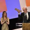 Vanessa Paradis félicite Jacques Audiard, vainqueur du César du meilleur réalisateur lors de la 35ème cérémonie des César