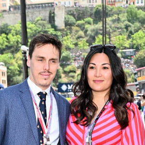 Depuis quelques semaines, Louis Ducruet a un nouveau look. 
Louis Ducruet et sa femme Marie - La famille princière de Monaco lors du 80ème Grand Prix de Monaco de Formule 1 à Monaco le 28 mai 2023. © Bruno Bebert/Bestimage 