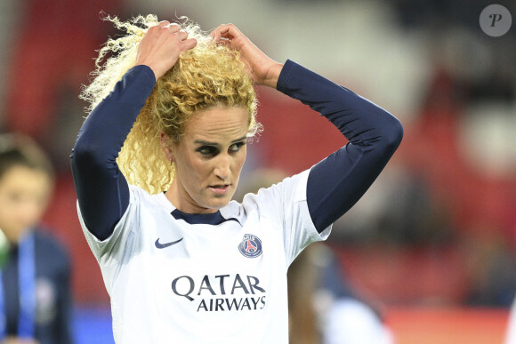 "Aujourd'hui, je quitte ce club non pas avec tristesse mais avec fierté ! À jamais Paris Saint-Germain !!", conclut-elle
 
Kheira Hamraoui (PSG) - Quart de finale du match aller de Ligue des champions entre les équipes féminines du Paris Saint-Germain et du VfL Wolfsburg (0-1) au Parc des Princes à Paris le 22 mars 2023.