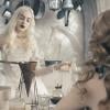 La Reine Blanche fait des potions magiques dans Alice au Pays des merveilles