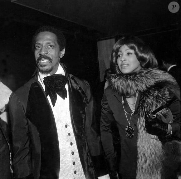 Sans maquillage et coiffée d'une perruque, il n'en fallait pas plus pour inquiéter ses fans
Rétro - Ike et Tina Turner - La chanteuse Tina Turner est morte à l'âge de 83 ans, le 24 mai 2023. 