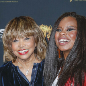 Tina Turner et Kristina Love - Photocall de la comédie musicale "Tina - The Tina Turner Musical" à Hambourg. Le 23 octobre 2018