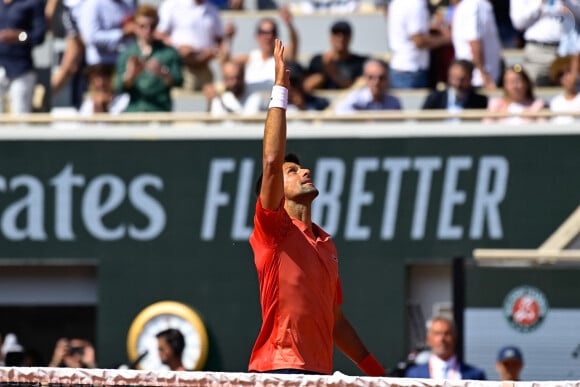 Attitude - Joie de Novak Djokovic ( Serbie ) - - N.Djokovic s'impose face à A.Kovacevic (6-3, 6-2, 7-6[7/1]) lors des Internationaux de France de Tennis de Roland Garros 2023, le 29 mai 2023. © Federico Pestellini / Panoramic / Bestimage