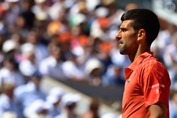 Novak Djokovic ( Serbie ) - N.Djokovic s'impose face à A.Kovacevic (6-3, 6-2, 7-6[7/1]) lors des Internationaux de France de Tennis de Roland Garros 2023, le 29 mai 2023. © Federico Pestellini / Panoramic / Bestimage