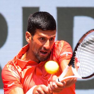 Novak Djokovic ( Serbie ) - N.Djokovic s'impose face à A.Kovacevic (6-3, 6-2, 7-6[7/1]) lors des Internationaux de France de Tennis de Roland Garros 2023, le 29 mai 2023. © Federico Pestellini / Panoramic / Bestimage