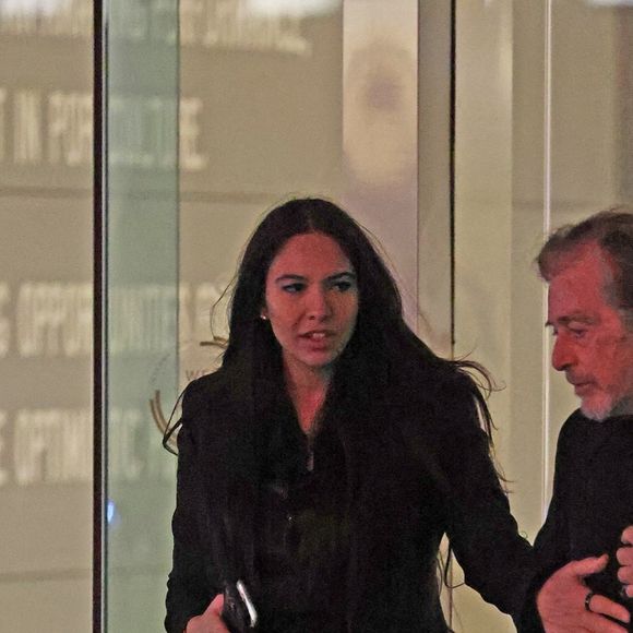 Exclusif - Al Pacino et sa compagne Noor Alfallah sont allés dîner à Century City le 23 mars 2023. 