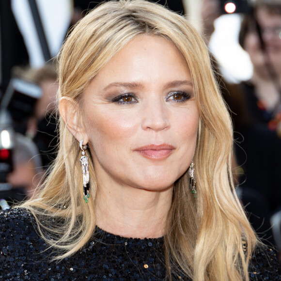 Pour rappel, l'objectif de ce programme est de recevoir une personnalité et de se balader avec elle dans une région chère à coeur. En ce qui concerne l'actrice Belge, il s'agit des Alpilles et de la Camargue.
Virginie Efira (enceinte) - Montée des marches du film " La passion de Dodin Bouffant " lors du 76ème Festival International du Film de Cannes, au Palais des Festivals à Cannes. Le 24 mai 2023 © Jacovides-Moreau / Bestimage