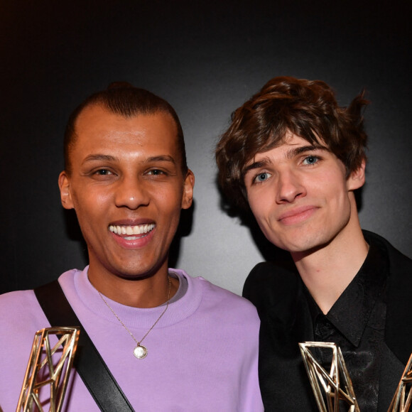 Son épouse Coralie Barbier, elle, vient de perdre Jean-Marc Gaucher, l'homme qui lui a tout appris.
Exclusif - Le chanteur Stromae en backstage de la 38ème cérémonie des Victoires de la musique à la Seine musicale de Boulogne-Billancourt, France, le 10 février 2023. © Moreau-Veren/Bestimage