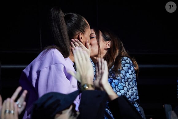 Heureusement, une bonne nouvelle vient égayer le tableau.
Exclusif - Stromae avec sa femme Coralie Barbier en backstage de la 38ème cérémonie des Victoires de la musique à la Seine musicale de Boulogne-Billancourt, France, le 10 février 2023. © Moreau-Veren/Bestimage