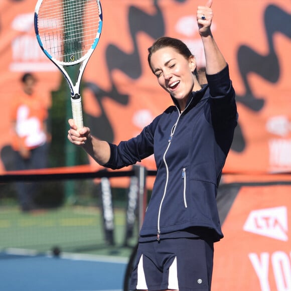 Tennis, rugby, équitation... Kate Middleton est une passionnée de sport.
Catherine (Kate) Middleton, duchesse de Cambridge lors d'un événement organisé par le programme LTA Youth, au National Tennis Center de Londres, Royaume Uni.