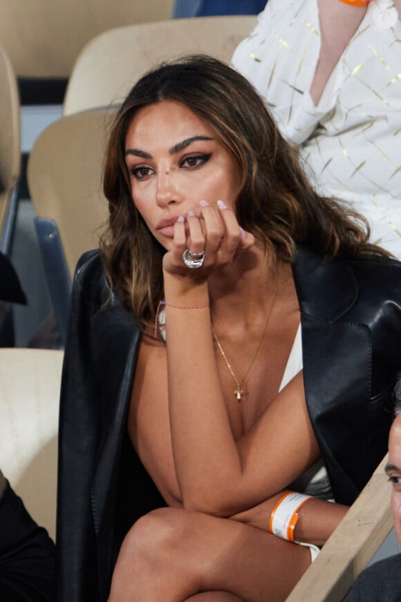 Exclusif - Madalina Ghenea regarde le match de Grigor Dimitrov lors des internationaux de tennis de Roland Garros à Paris le 5 juin 2023. © Cyril Moreau / Bestimage