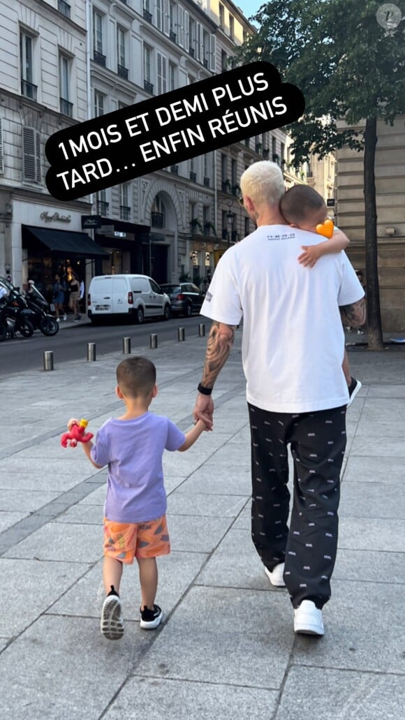 Il est notamment possible de voir comme les enfants ont grandi !
M. Pokora et ses deux fils Isaiah et Kenna. Instagram. Le 5 juin 2023.