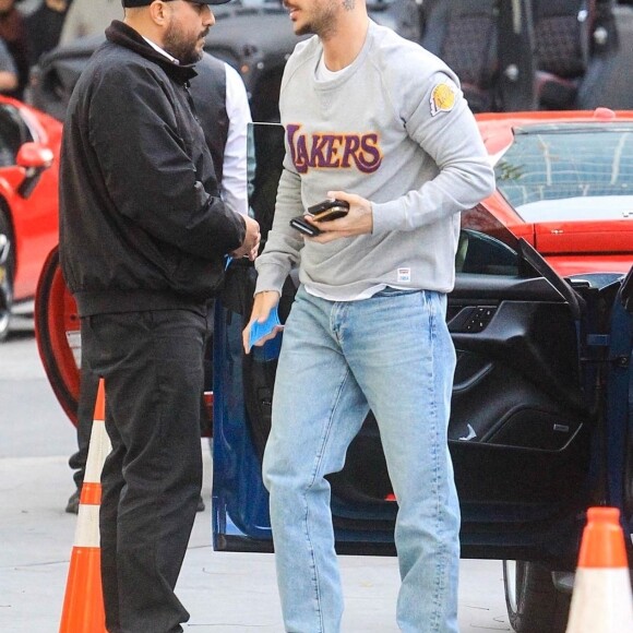 Tout comme leur mère, Christina Milian, bien sûr.
Matt Pokora (M. Pokora) arrive à la Crypto Arena pour assister à un match des Lakers à Los Angeles le 11 avril 2023.