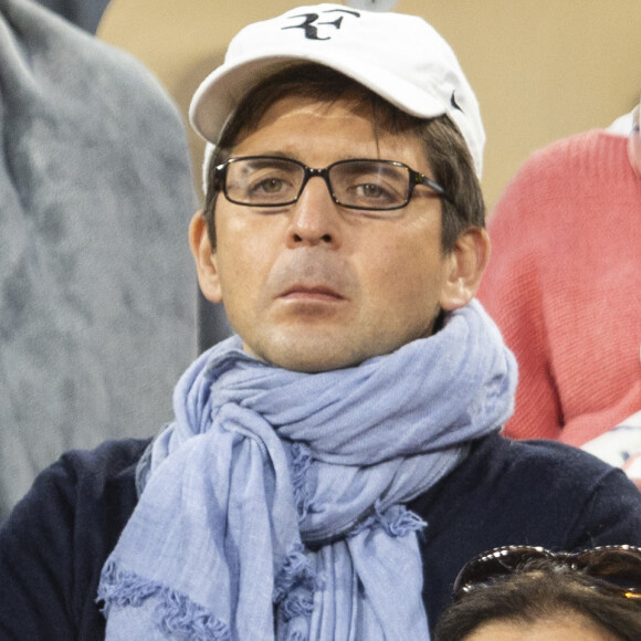 C'est une idylle politico-journalistique qui avait fait grand bruit au début de la dernière campagne présidentielle.
Thomas Sotto - Célébrités dans les tribunes des internationaux de France de Roland Garros à Paris. © Cyril Moreau - Dominique Jacovides/Bestimage